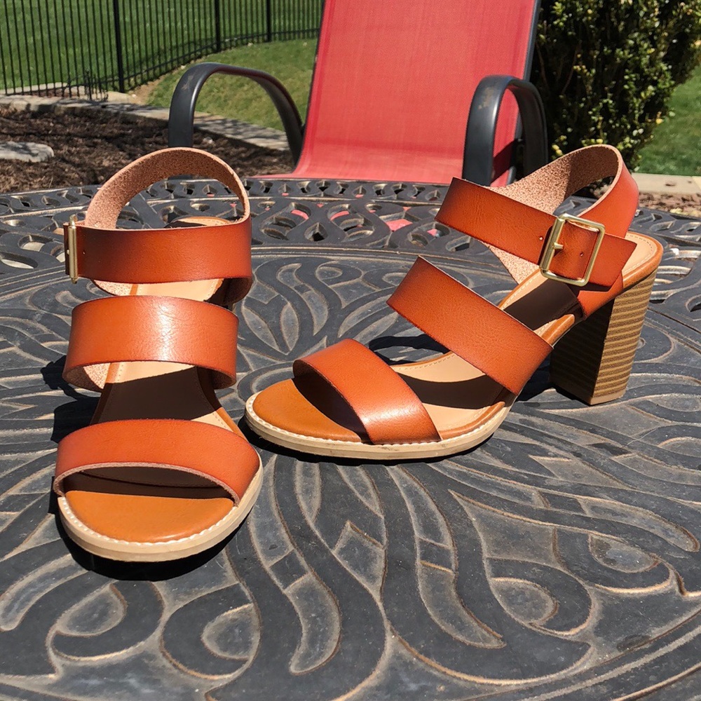 Strappy wide heel sandals